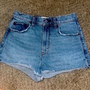 Abercrombie Fitch High Rise Mom Short💙
